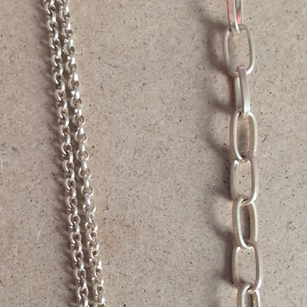 Universal Thread Gold Multi-Chain Necklace - Picture 5 of 8